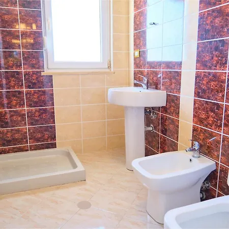 아파트 Easy - Luxury Three Bedroom *