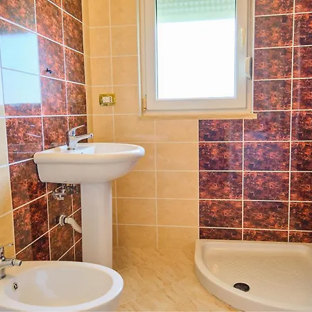 Easy - Luxury Three Bedroom Appartement