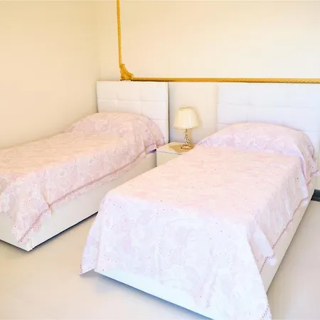 Apartment Easy - Luxury Three Bedroom *