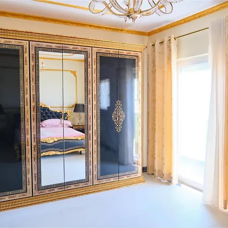 Apartment Easy - Luxury Three Bedroom *